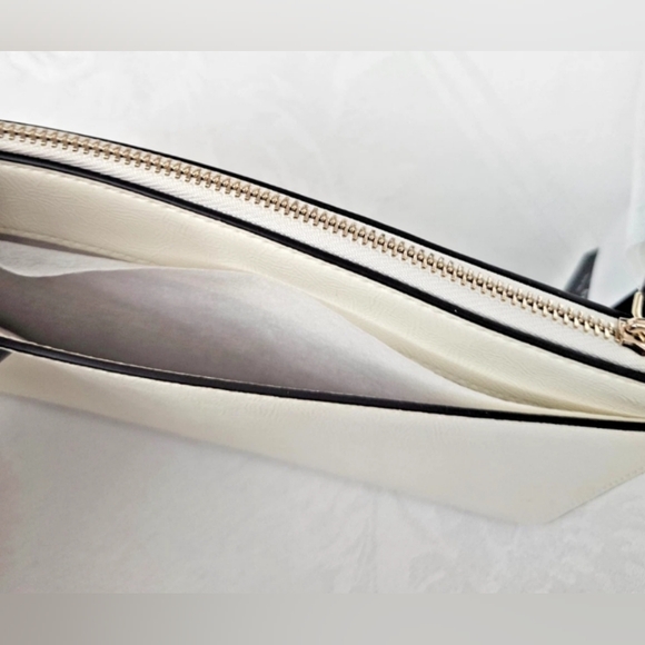 Kate Spade Lucy Crinkle Patent Medium L-Zip Wristlet Brand New - Picture 4 of 6